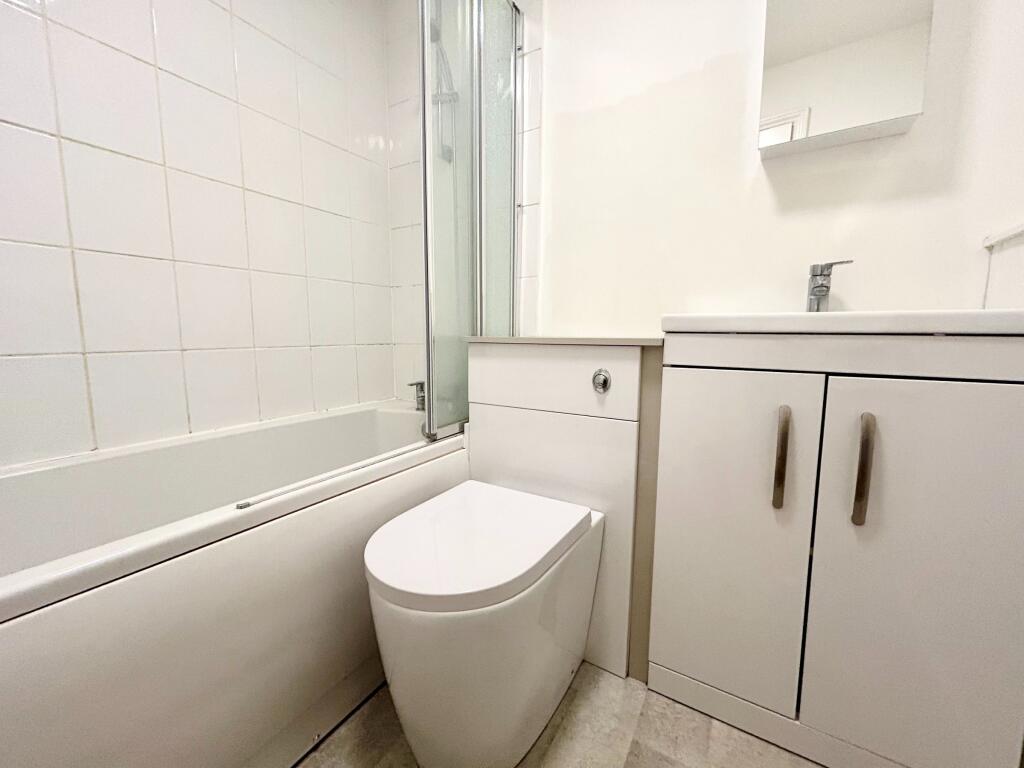 Apartment in Guildford - More