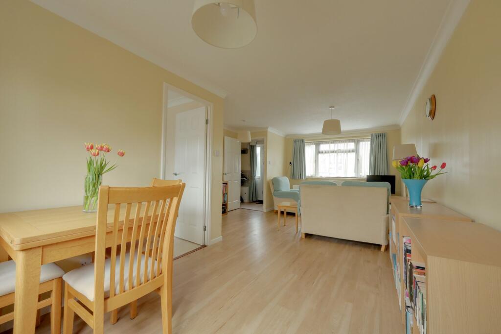 Kings Way, Burgess Hill, RH15 photo 3