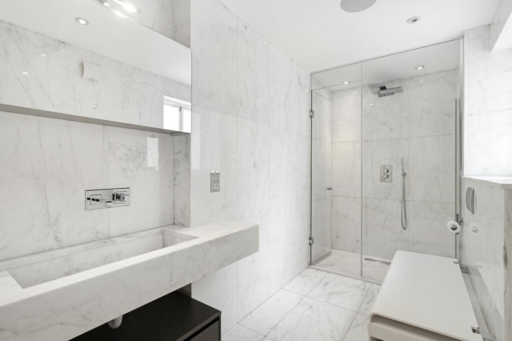 4 bedroom maisonette for rent