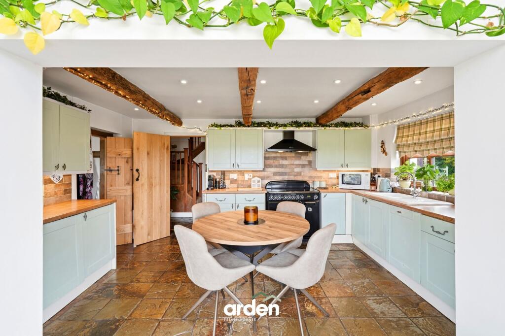 House in Worcester - View 3