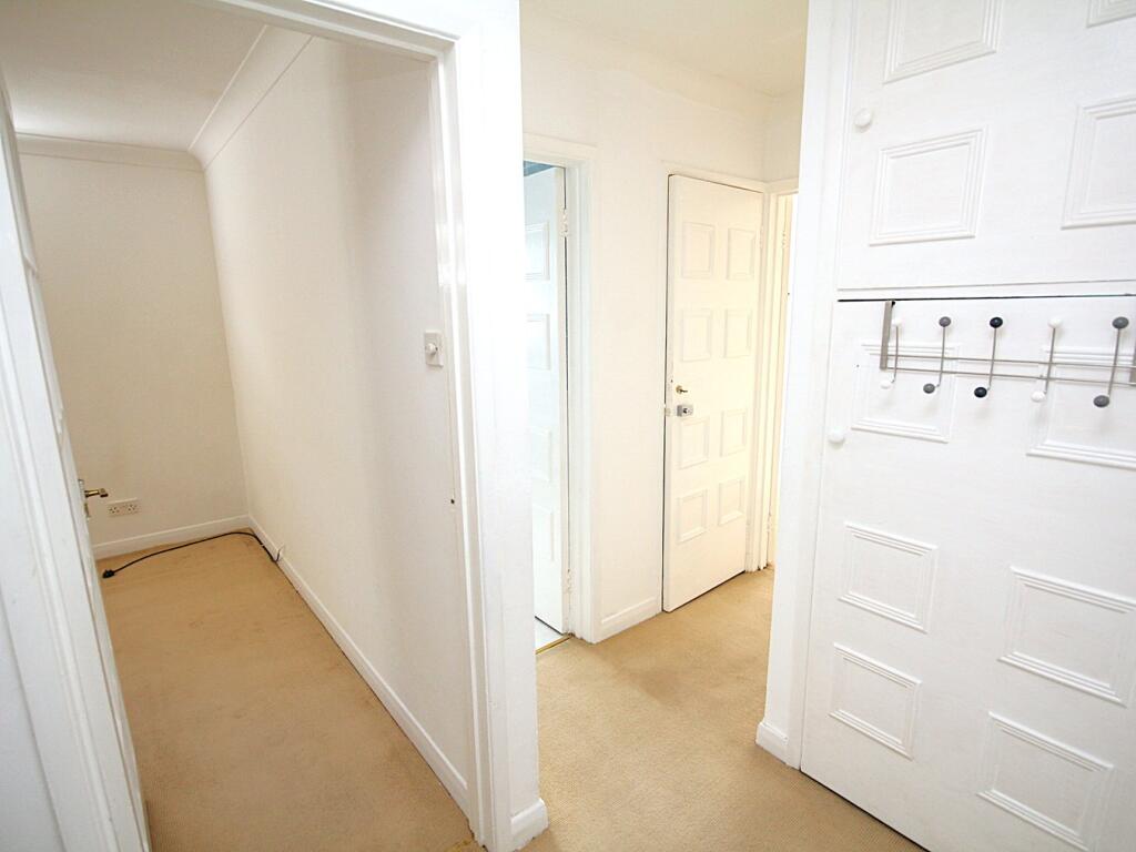 Apartment in Poole - More