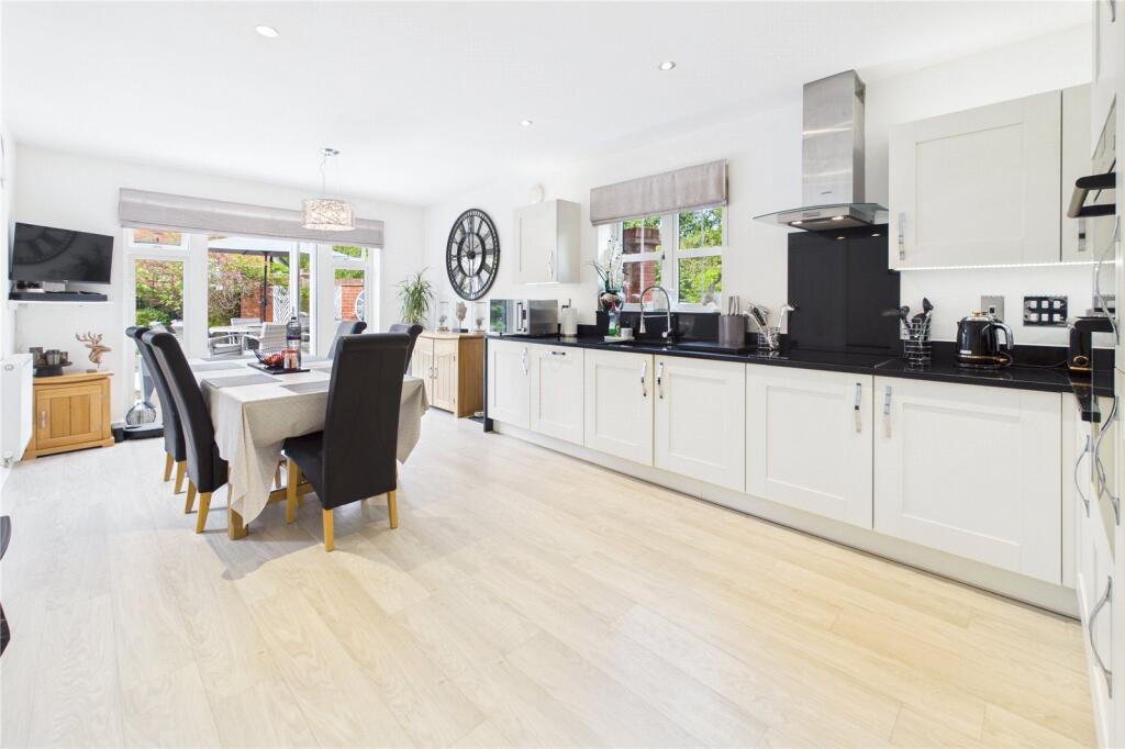 Greenacre Place, Newbury, Berkshire, RG14 photo 3