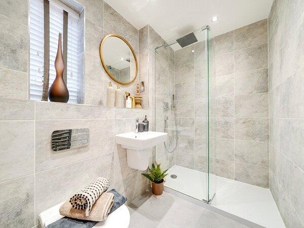 House in Torquay, Torbay - More