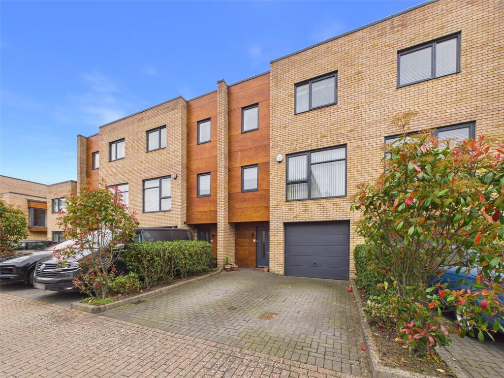 Main image of property: Leckhampton Place, Cheltenham, Gloucestershire, GL53