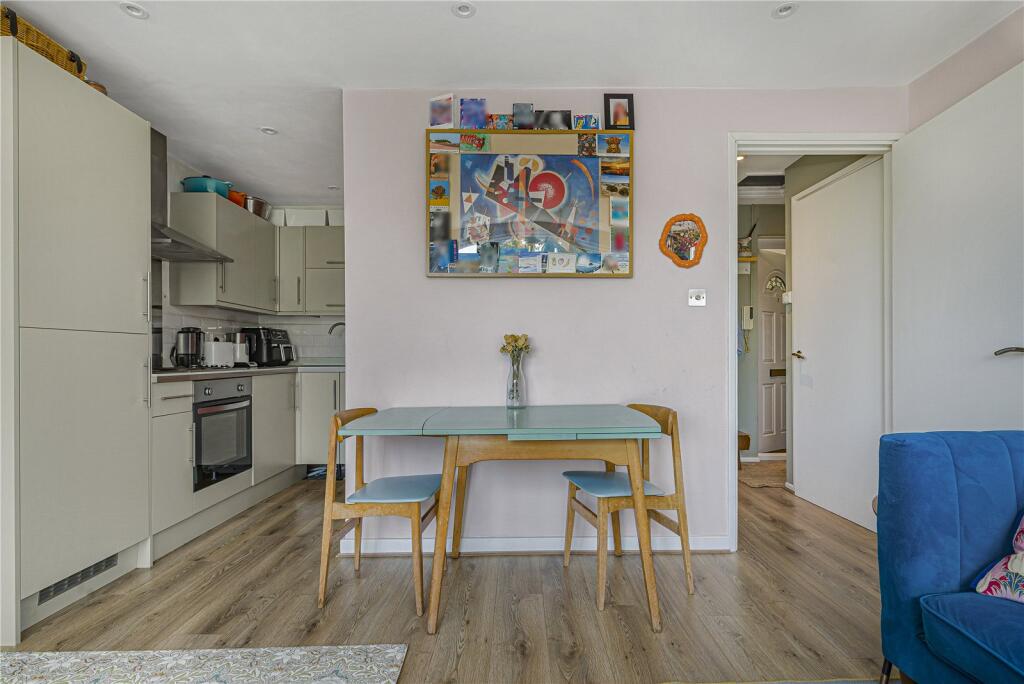 Apartment in London - View 2