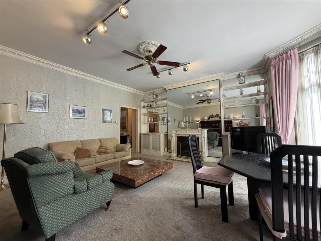 Apartment in London - View 2
