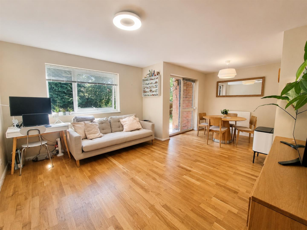 Apartment in London - View 2
