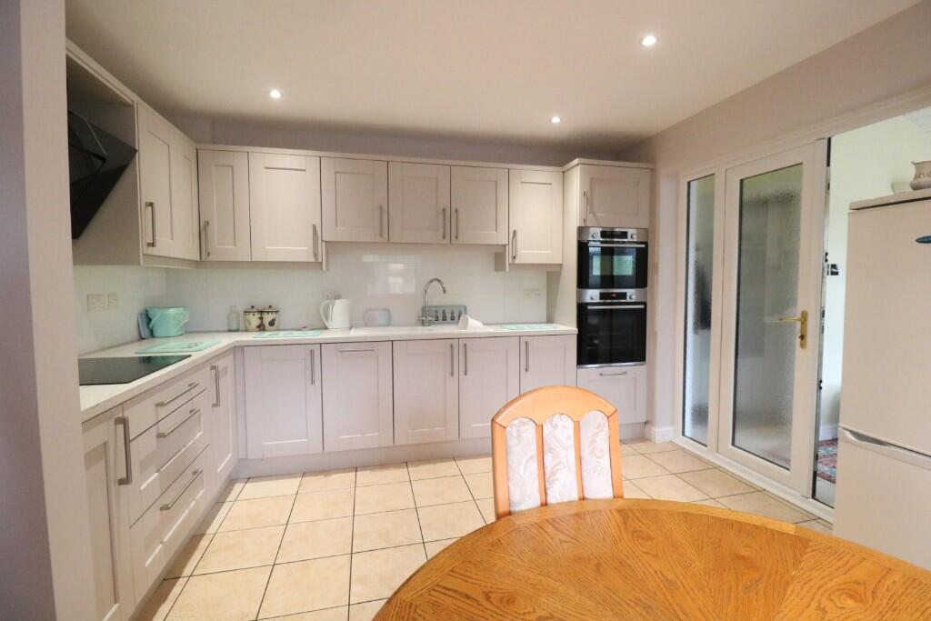 Pear Tree Close, Epworth DN9 photo 2
