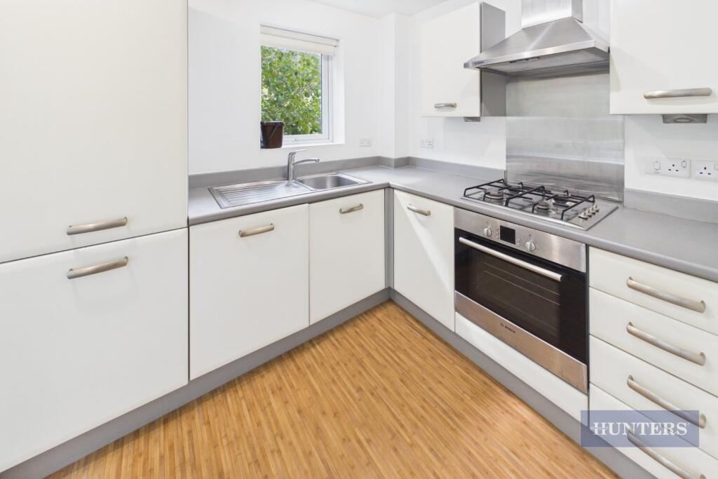 Apartment in Southampton - View 3