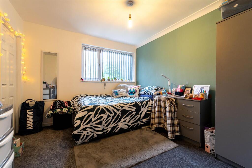 5 bedroom house for rent