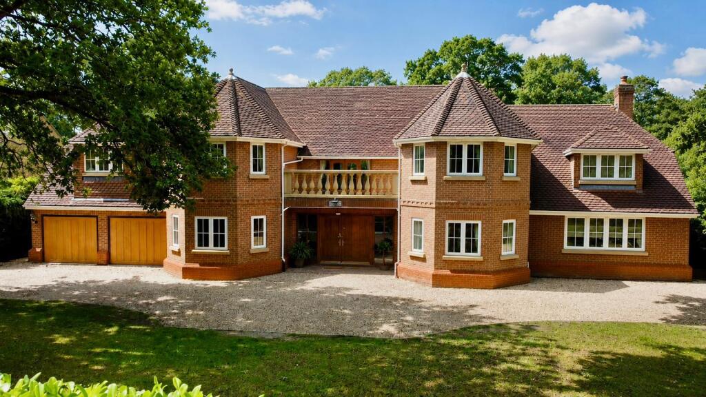 Main image of property: Kingsley Avenue, Camberley