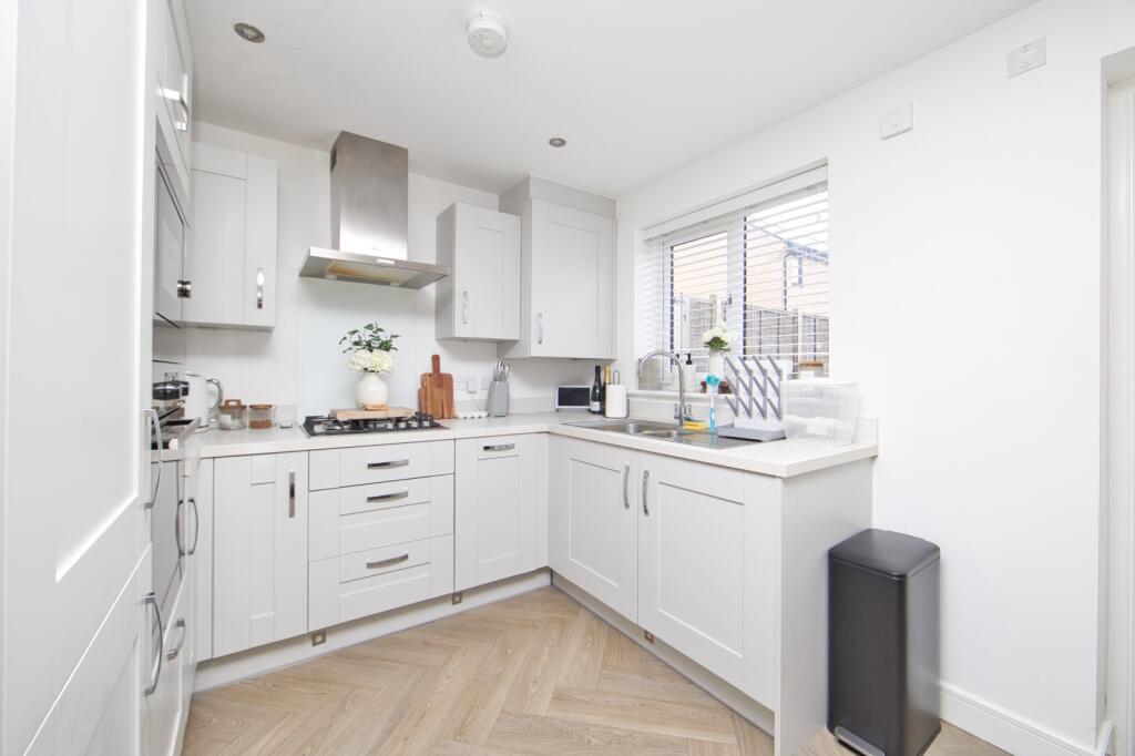 House in Folkestone, Golden Valley, Sandgate - View 4