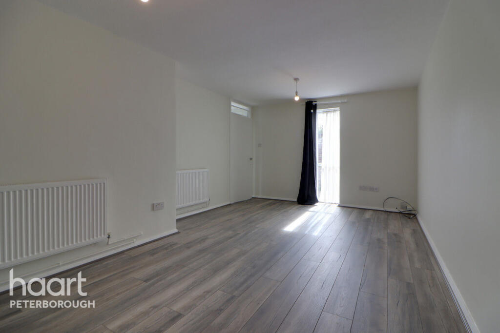 House in Peterborough - View 5