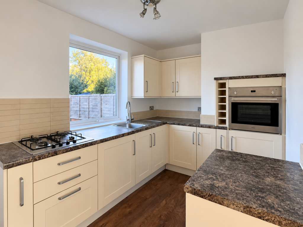 Station Road, Minster, Kent photo 4