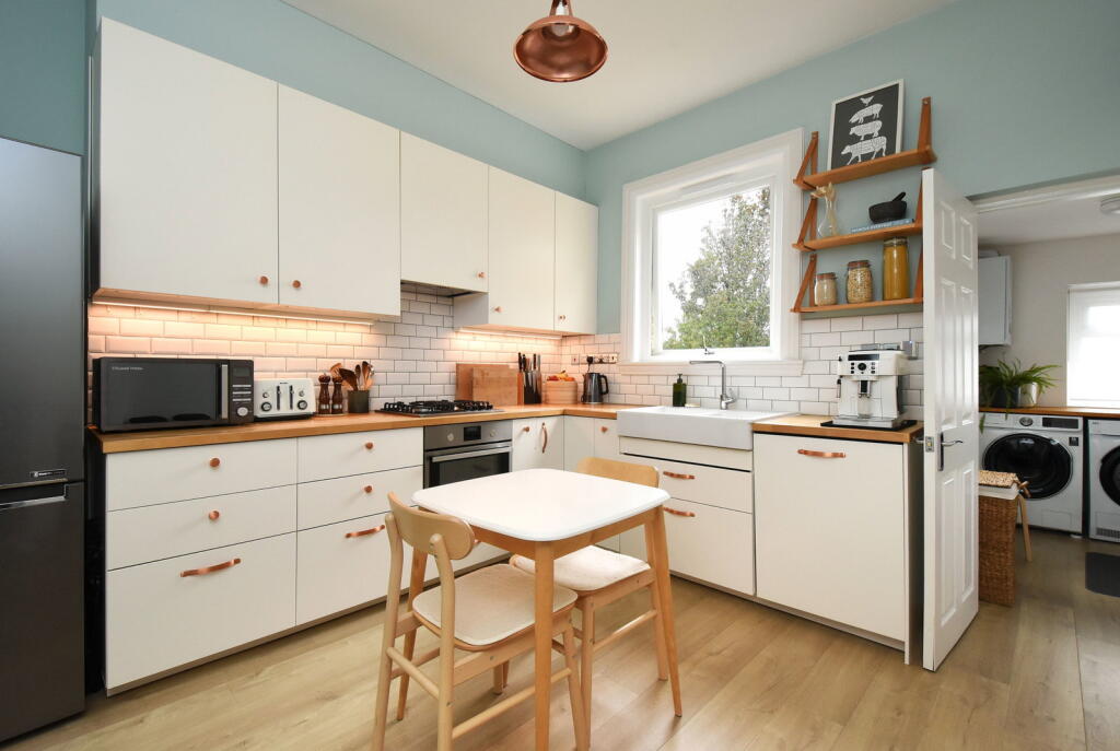 Apartment in London - View 5