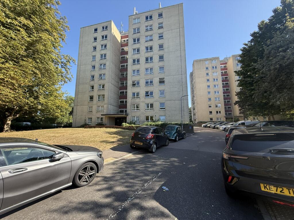 Apartment in Hemel Hempstead - View 2