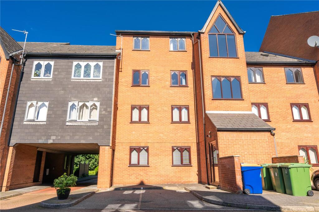 Main image of property: Grosvenor Crescent, Grimsby, N E Lincolnshire, DN32
