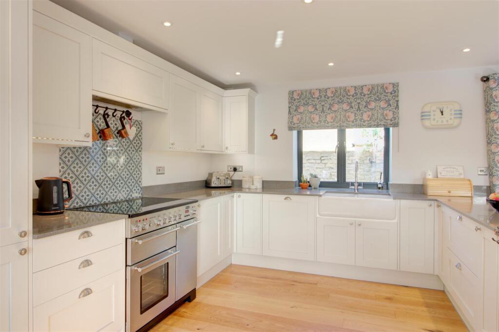 5, Malford Farm Court, Christian Malford photo 4