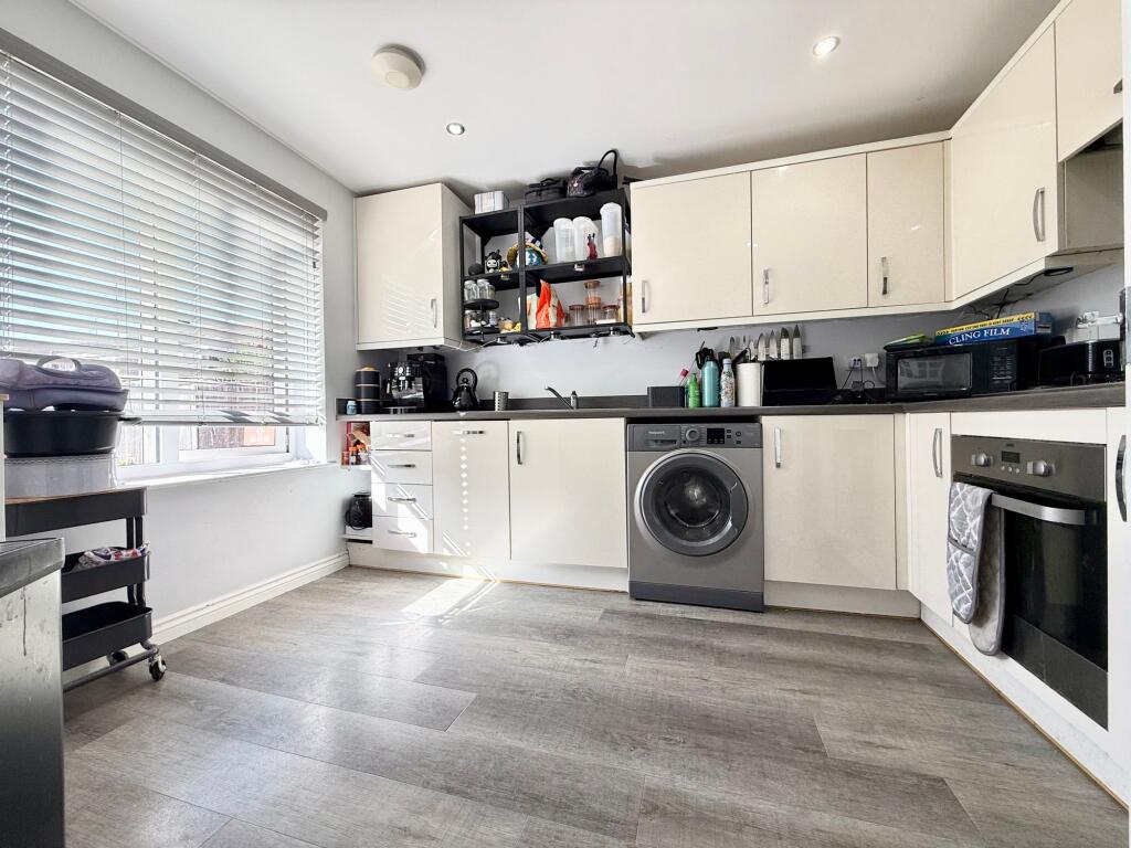 House in Luton, Warden Hill - View 2