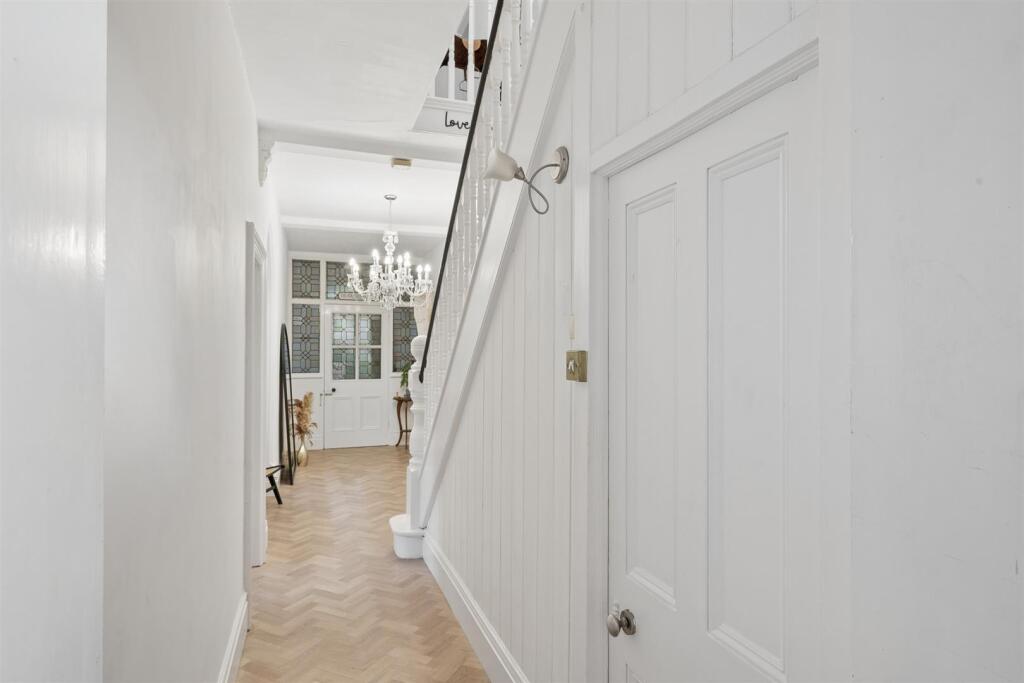 House in Wyre Forest, Aggborough, Kidderminster - More
