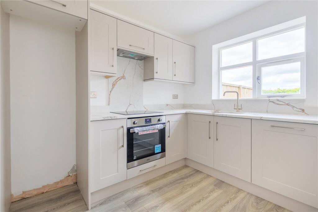 Tandle Hill Road, Royton, Oldham, Greater Manchester, OL2 photo 3