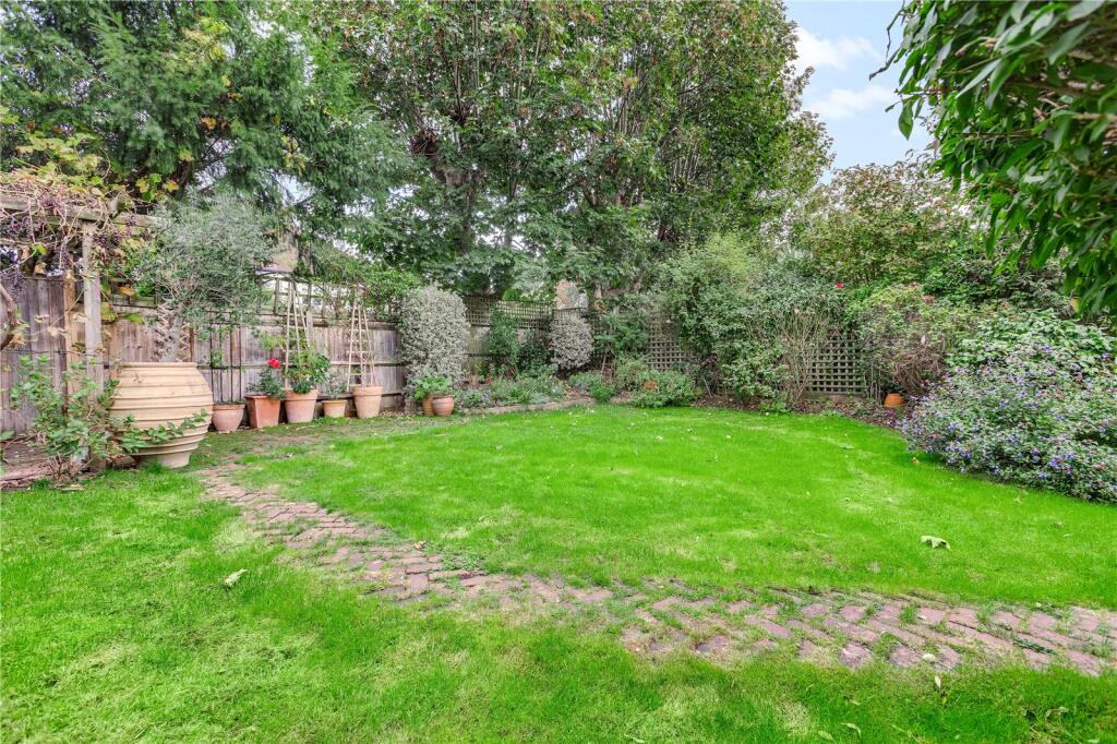 House in Twickenham - View 5