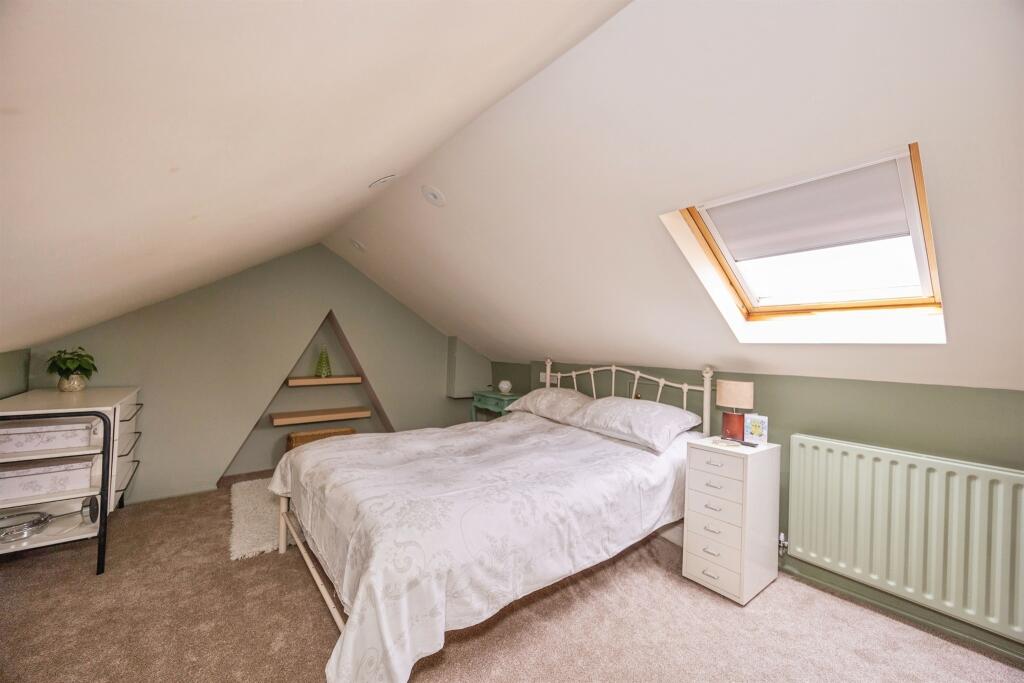 House in Portsmouth - More