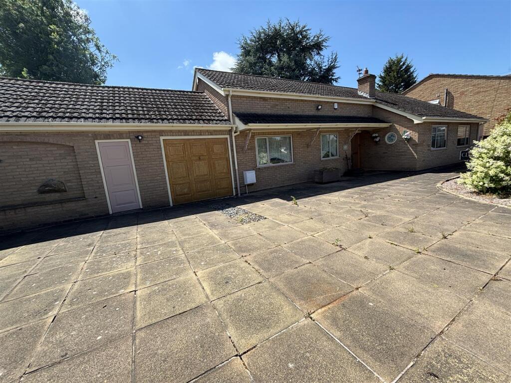 Main image of property: Fairefield Crescent, Glenfield, Leicester
