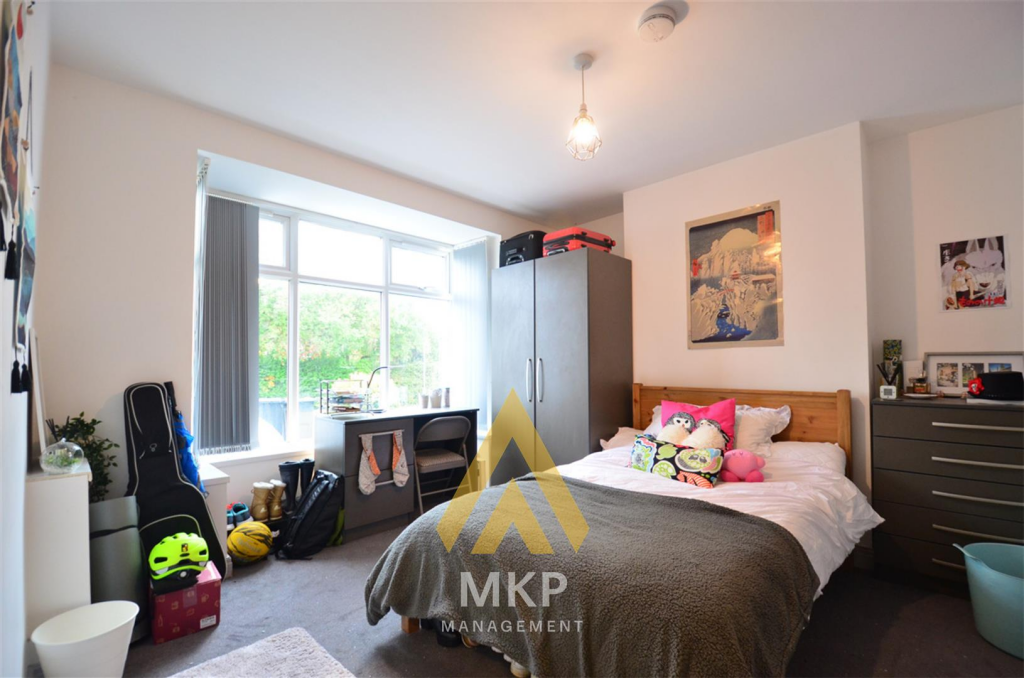 5 bedroom terraced house for rent