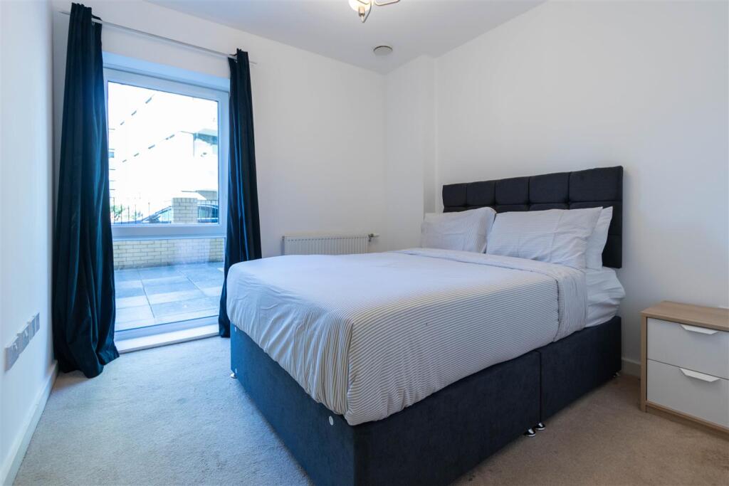 Apartment in London, Twyford - View 3