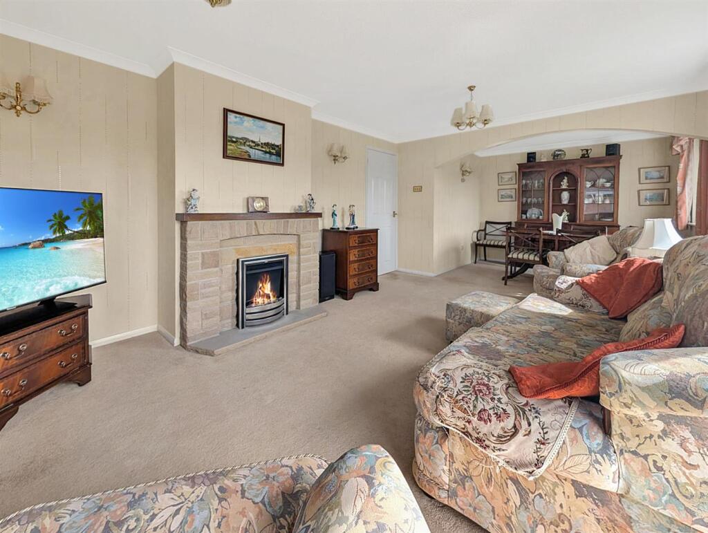 Primrose Close, Narborough, Leicester photo 4