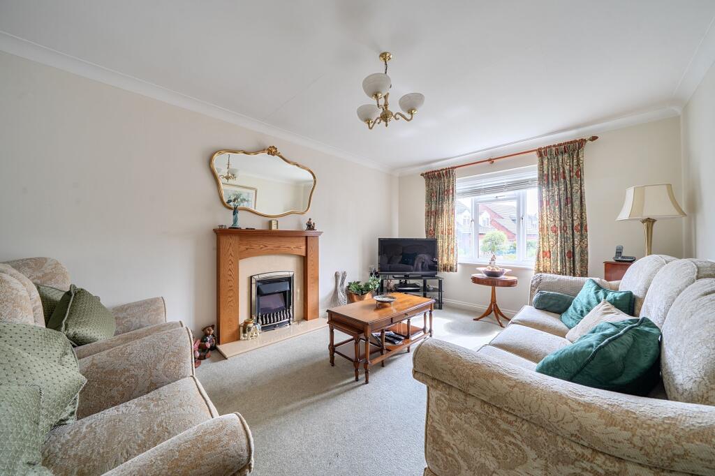 House in Wychavon, Pershore - More