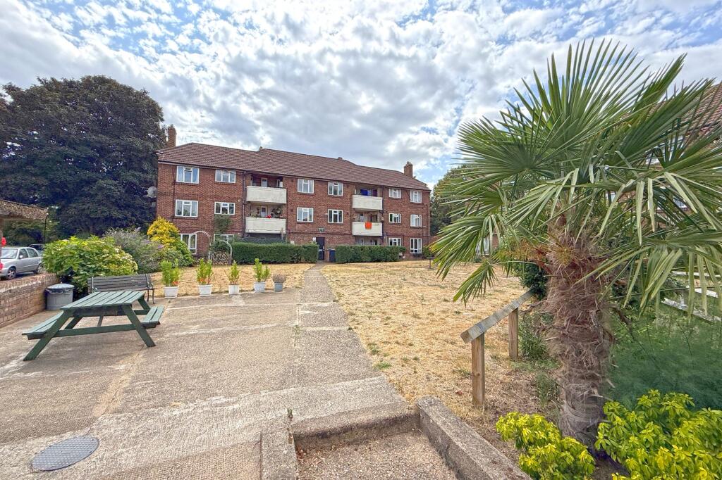 Apartment in Twickenham - View 4