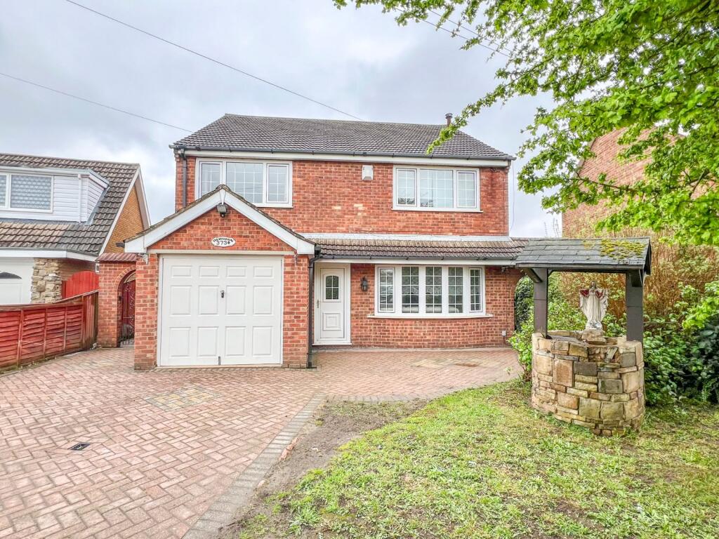 4-bed detached on St Nicholas Drive, Grimsby, DN37, £260,000