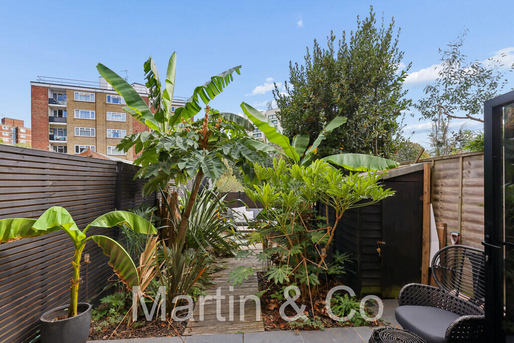 House in Croydon - View 4