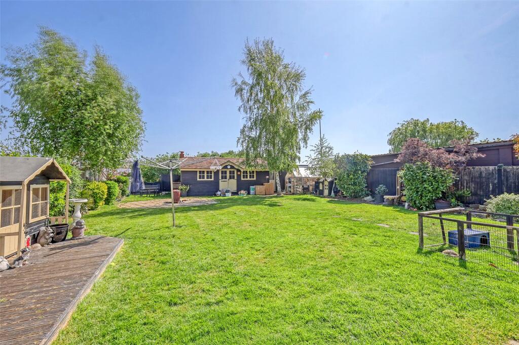 Little Wakering Road, Little Wakering, Essex, SS3 photo 2