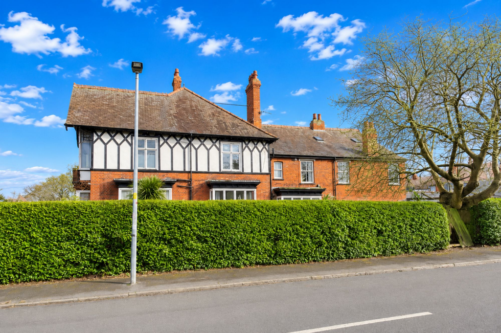 Park Drive, Grimsby, DN32 photo 4