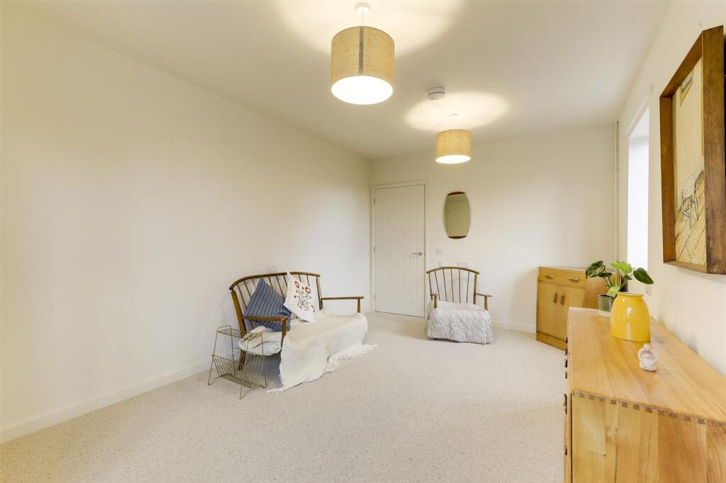 House in Nottingham, Bestwood Park Estate - View 5