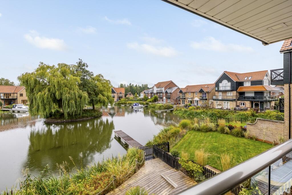 Bridge Walk, Burton Waters, Lincoln, Lincolnshire, LN1 photo 4
