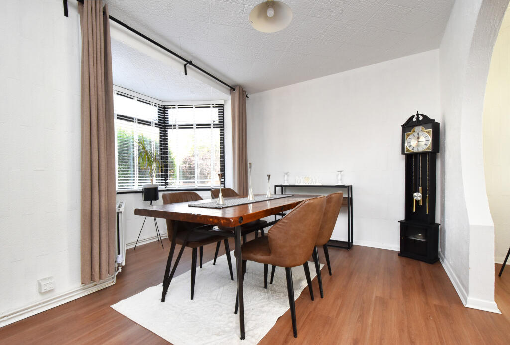 House in Bromley - More