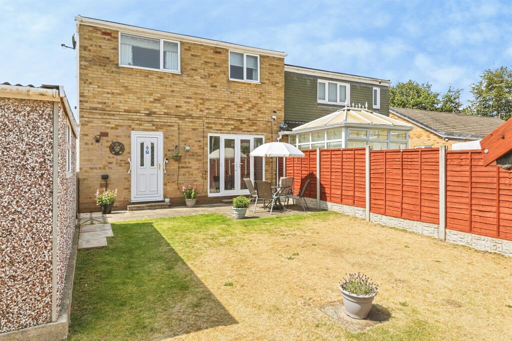 House in Wakefield - View 2
