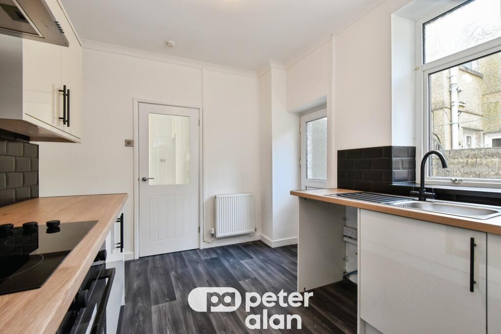 House in Cardiff, Abercynon - View 5