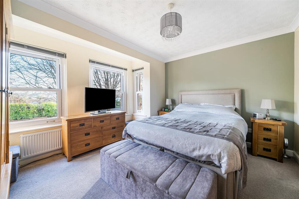 House in Dorchester, Dorset - More