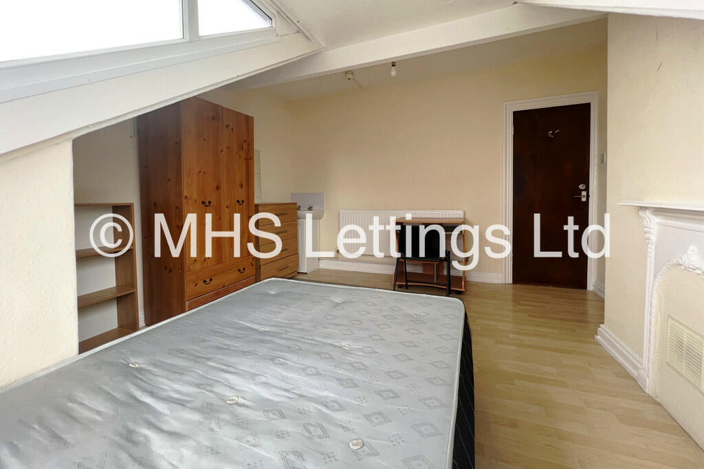 House in Leeds, West Yorkshire - More