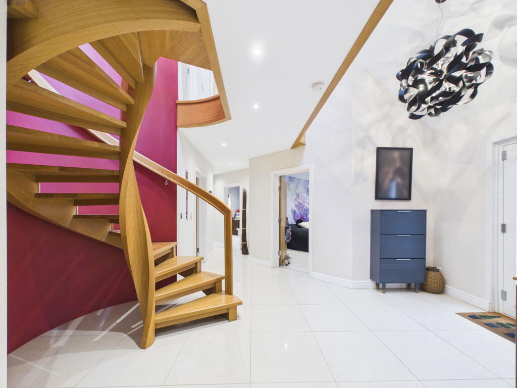 Kingswood Court, Maidenhead, SL6 photo 4
