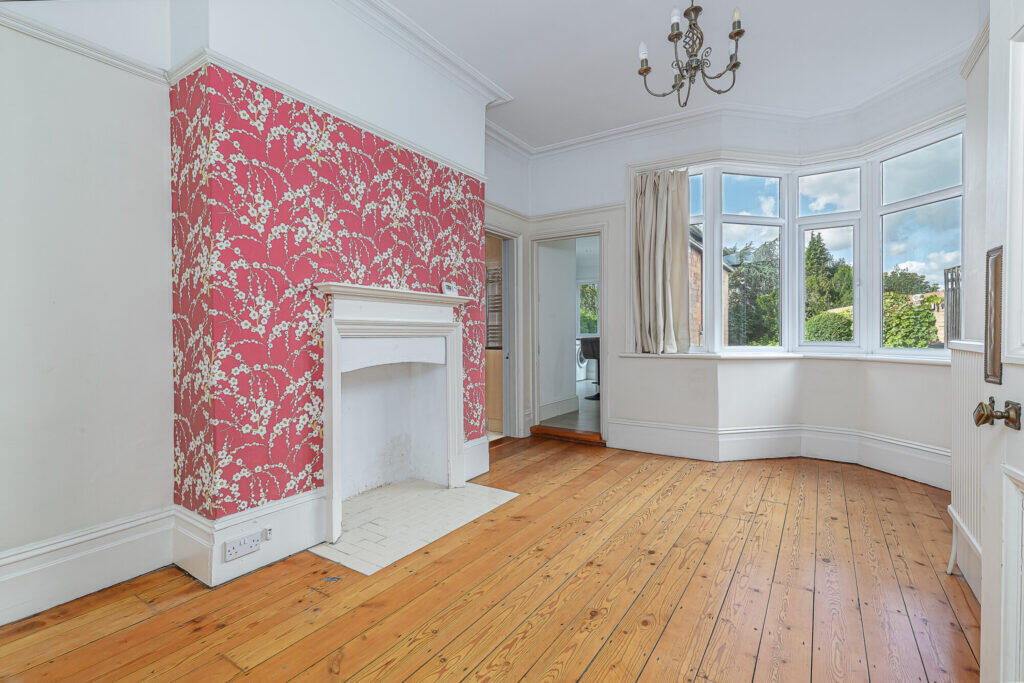 Apartment in Tunbridge Wells, Royal Wells Park, St James - View 4
