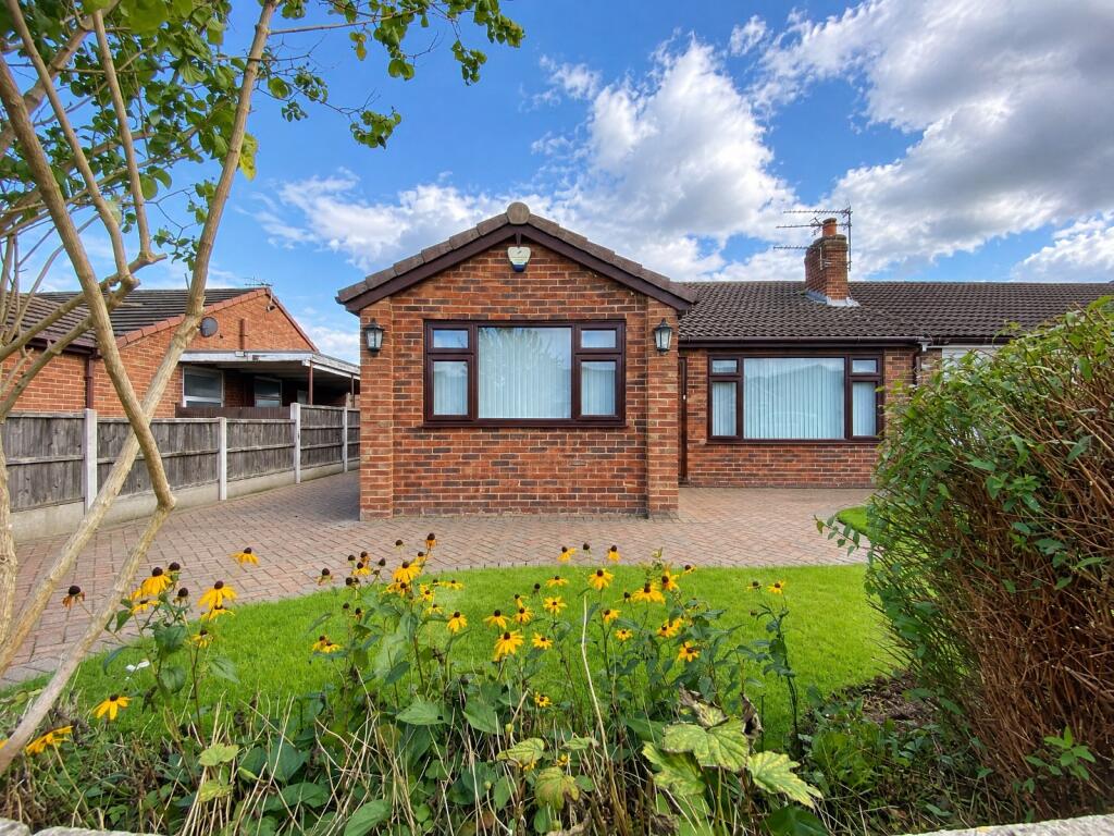 3-bed semi-detached on Macdonald Avenue, Wigan, £235,000