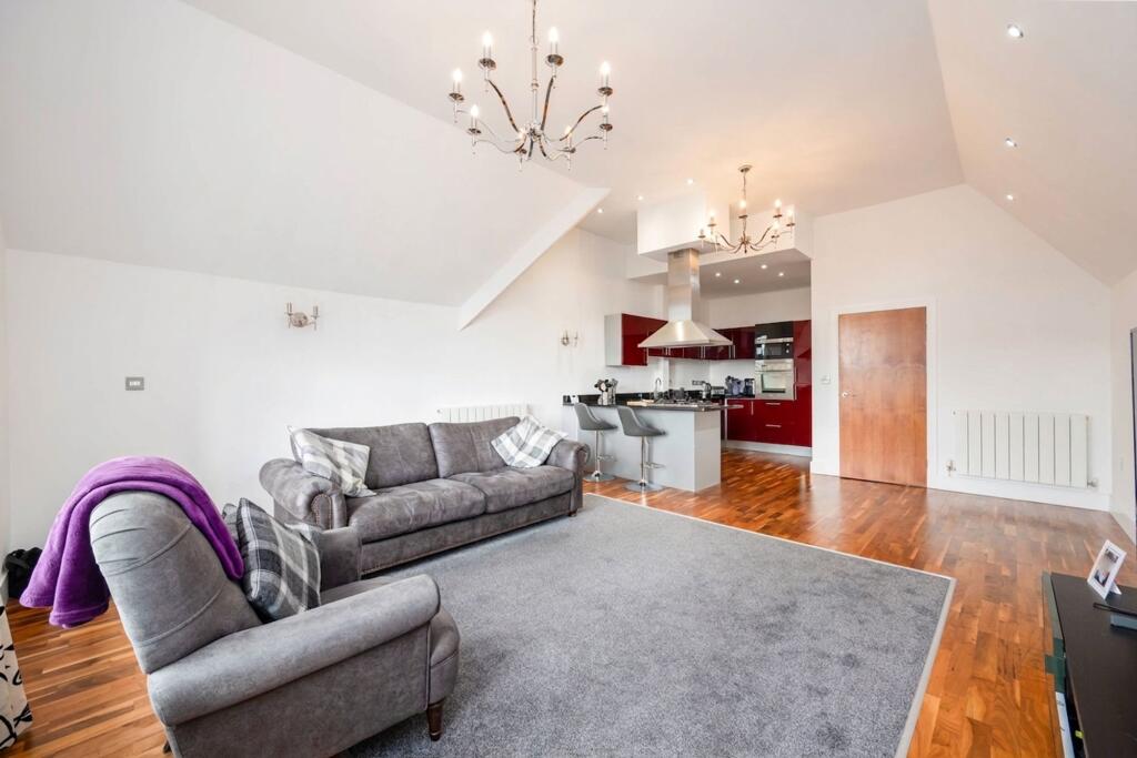 Apartment in Sefton, Birkdale - More