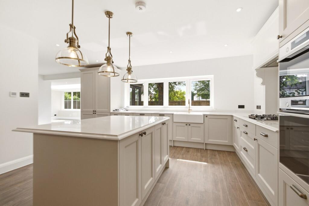 Brinklow Court, St. Albans, Hertfordshire, AL3 photo 4