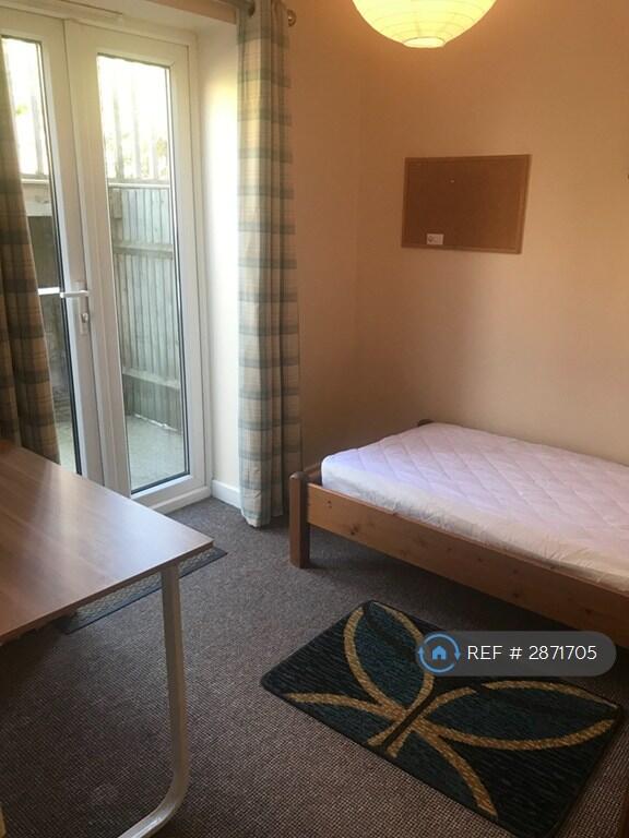 1 bedroom house share for rent